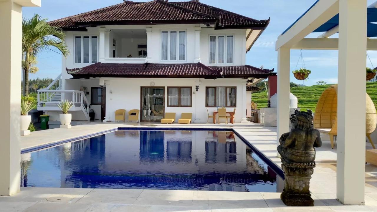 Апарт готель Medewi Manor Airsatang Екстер'єр фото